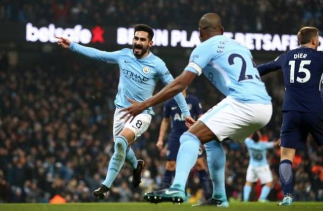  曼城逆转阿森纳豪取五连胜  